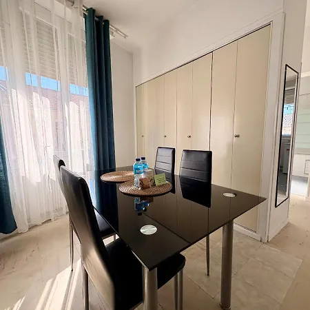 Georges V - 1 Lit 1 Salle De Bain タランス